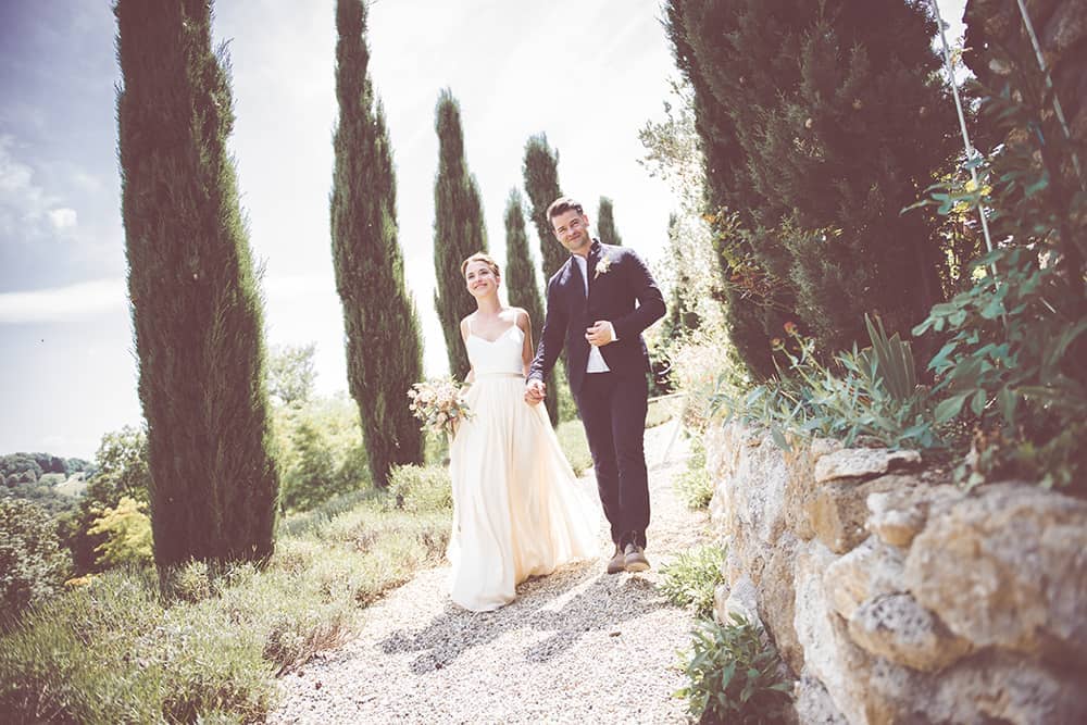 @Valerie_ und_ Ben Hochzeit im Südsteiermark Garten Zypressenallee Toskanafeeling